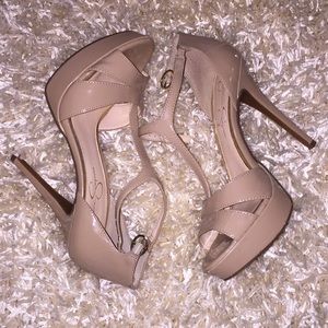 Nude Jessica Simpson Shoes. Size 9